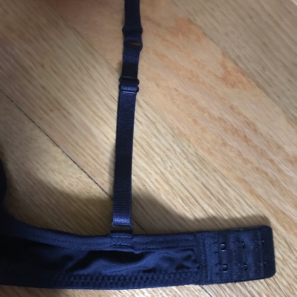 Black Cup Bra - Picture 4 of 4